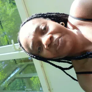 Femme de ménage consciencieuse