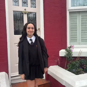 16yo babysitter in liverpool!!