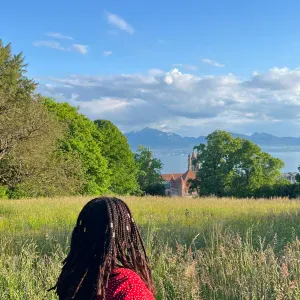 Aide polyvalente à domicile pour seniors.