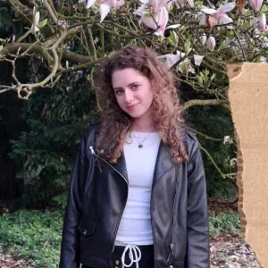 Babysitterin bietet liebevolle Kinderbetreuung in Pinneberg