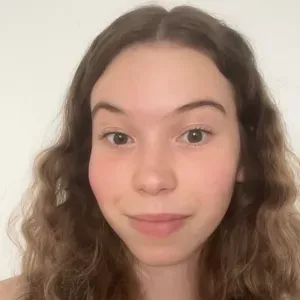 Baby-sitter disponible à Albi !