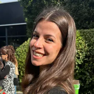 Baby-sitter laureata, lingue e aiuto compiti