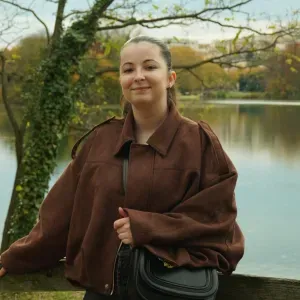 Baby-sitter expérimentée dans le Jura