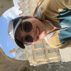 Looking for a job (part time) 