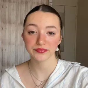 Emma, Baby-Sitter à Marseille.
