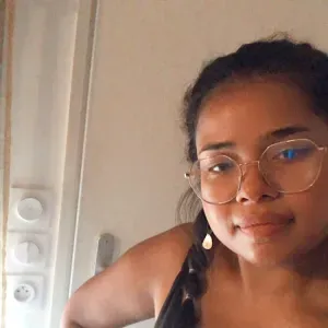 Je recherche une baby-sitter 