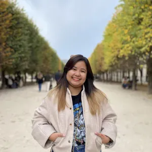 Looking for a job: Cleaning house/ Babysitter