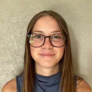 Étudiante disponible à Savigny sur orge 