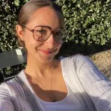 Baby-sitter expérimentée dans la Drome 
