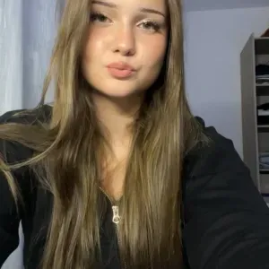 Femme de ménage debutante flexible 