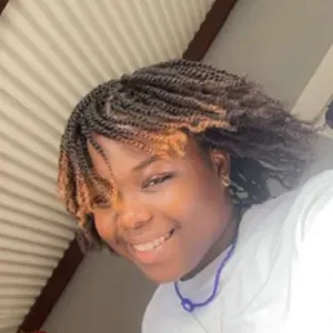 Jeune Baby-sitter diplômée à Cayenne !