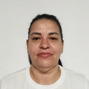 Trabalho com limpeza e cuido de crianças passo a ferro