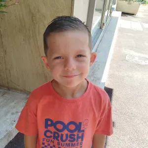 Je cherche babysitting pour emmener mon fils a l'école.