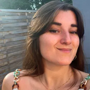 👶 Baby-sitter disponible – fiable, douce et créative 🌸