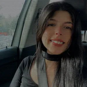 Empregada de limpeza dedicada e responsável 