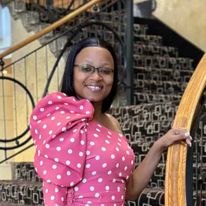 Baby sitter com experiência em Moçambique e Lisboa 