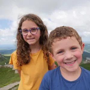 Garde à domicile 2 enfants avant l'école