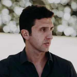 Cerco con urgenza colf e badante convivente