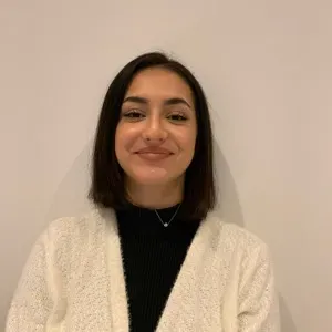 Léa, 21 ans, Toulouse, dynamique et disponible !