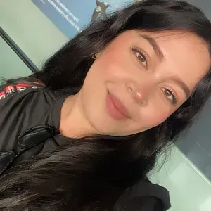 Niñera responsable y cariñosa que ama lo que hace 