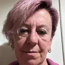 Salve ,sono Silvia ed ho 53 anni.