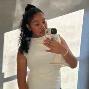 baby-sitter à votre disposition 