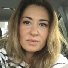 Niñera y profesora de apoyo escolar