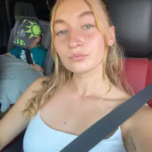 Baby-sitter disponible selon vos besoins 🌸