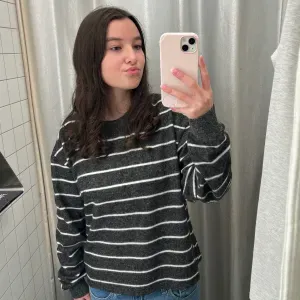 Étudiante de garde d'enfants occasionnel 