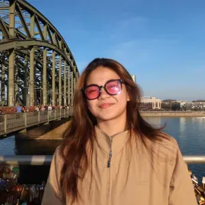 Filipina Babysitter available part time Bonn