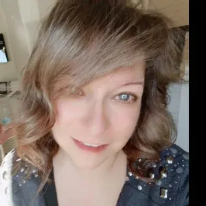 cerco lavoro pulizie e/o assistenza anziani