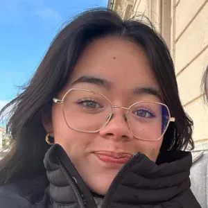 Baby- sitter dans le médoc avec BAFA 