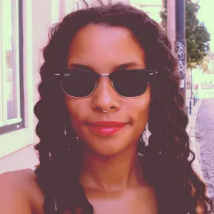 Je cherche une baby-sitter à domicile