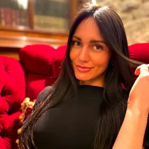 Baby-sitter disponible pour garder vos enfants 