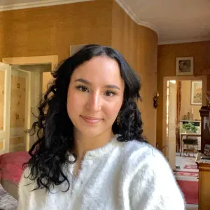 Baby-sitter très expérimentée Caen 