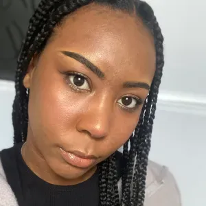 Garde d'enfants en soirée – Personne de confiance