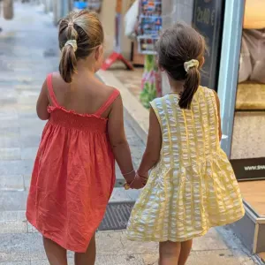 Sorties d'école 2 filles 4 et 6 ans