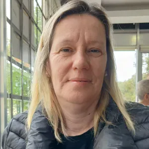 Empregada de limpeza responsável e pontual 