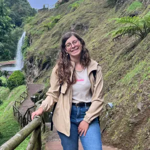 Babysitter em Chaves para poucas horas o