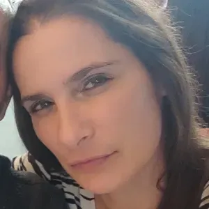 Procuro Empregada de Limpeza