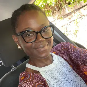 Baby-sitter disponible sur Laval 