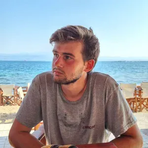 Sacha – étudiant en éducation et animateur scout disponible