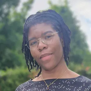 Baby-sitter Auxiliaire de Puériculture à Vauréal