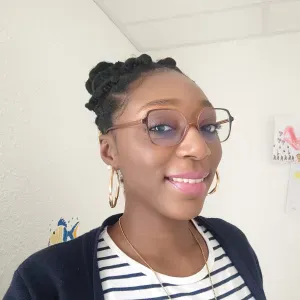 Bonjour, je suis en formation de couture et je suis