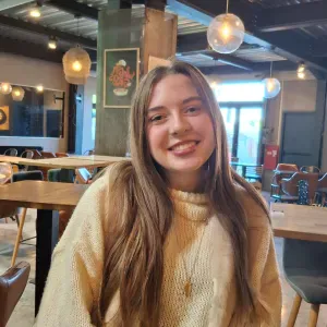 Jeune Baby-sitter lycéenne à Lille !