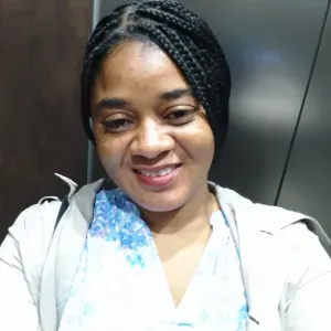 Baby -sitter expérimentée familiale