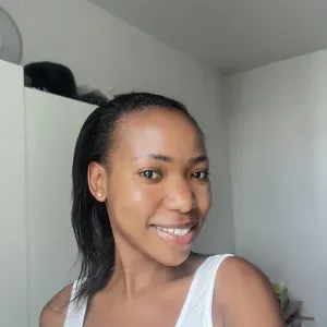 BABY-SITTER DISPONIBLE À ROMAINVILLE/PARIS