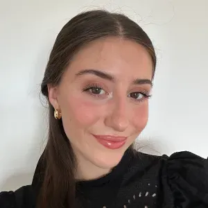 Avec eux en toute confiance, présente à chaque moment