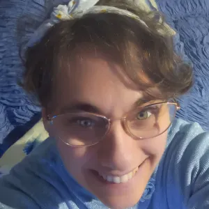 Addetta alle pulizie  zona alba magliano Alfieri Canove