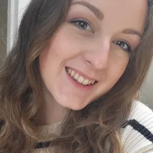 Baby-sitter sérieuse avec plusieurs années d'expérience 